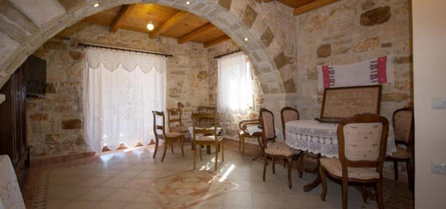 فيلا Fioro Stone House تسيليفي المظهر الخارجي الصورة
