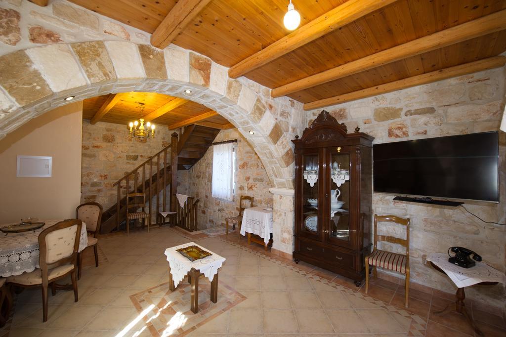 فيلا Fioro Stone House تسيليفي المظهر الخارجي الصورة