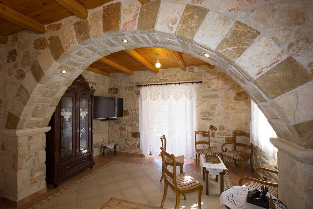 فيلا Fioro Stone House تسيليفي المظهر الخارجي الصورة